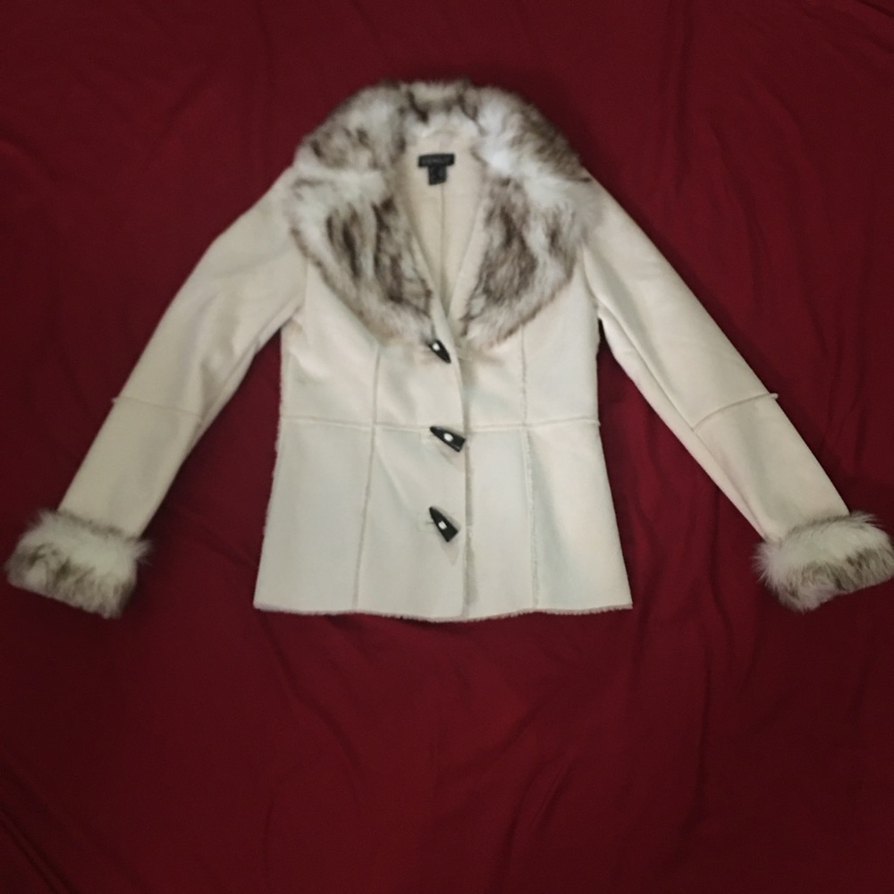 Gorgeous and Cozy Venus Cream Faux Suede Sherpa Jacket with Faux Fur, Size Small - Picture 14 of 14